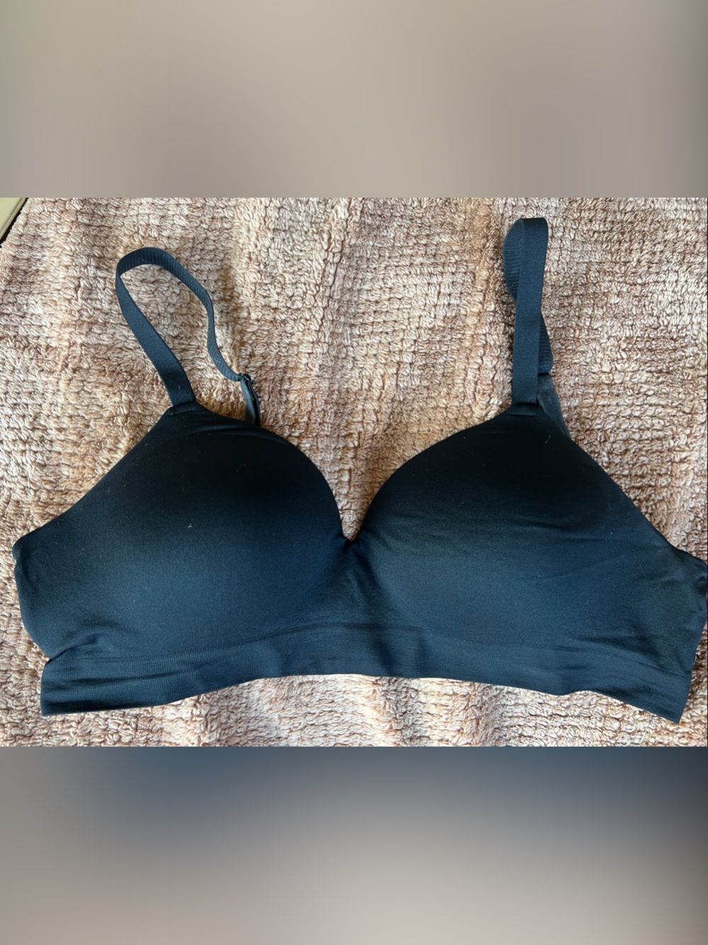Seamless Black T-Shirt Bra - Everyday Comfort